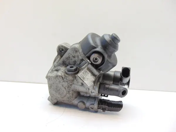 OEM 03L130755D ruiskutuspumppu 2.0 TDI:lle image 3