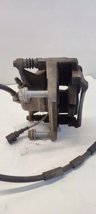Jarruvasara etu-oikea OEM VW Tiguan II:lle image 3