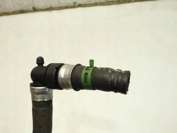 Mangueira do Aquecedor OEM 271A37651R para Renault Megane IV image 3