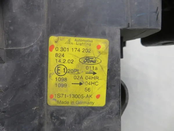 Faro derecho OEM 0301174202 - Estado usado image 5