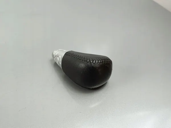 2017 Mitsubishi Outlander Gear Shift Knob FOB35906 image 1