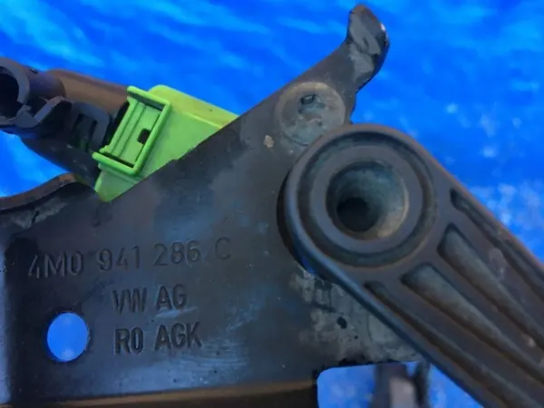 Audi Q7 Vorne Niveausensor OEM 4M0941286C 4M0907504A image 3