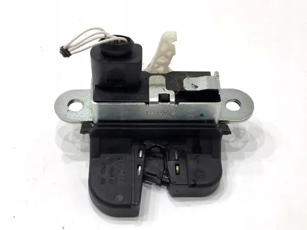 Serrure Hayon VW Scirocco III 1K8827505B OEM image 3