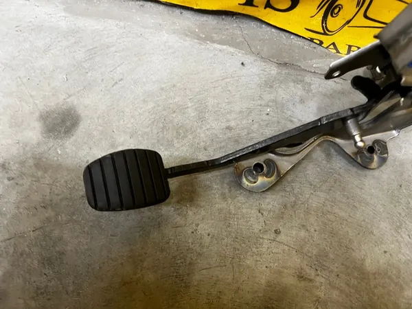 Gasbremskupplungspedal Renault Clio IV image 3