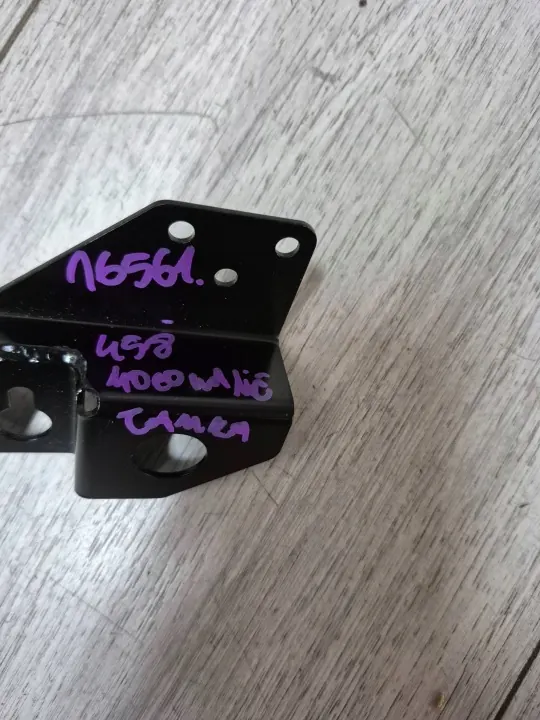 Ferrari 458 konepellin lukun kiinnike OEM 83190400 image 3