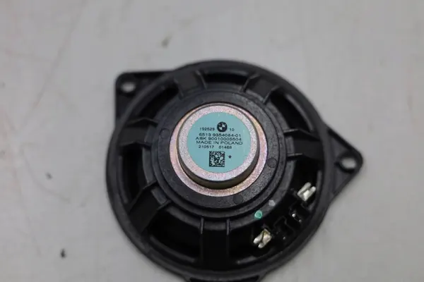 Amplificador de Altavoz BMW OEM 5A8796E3 - Usado image 6