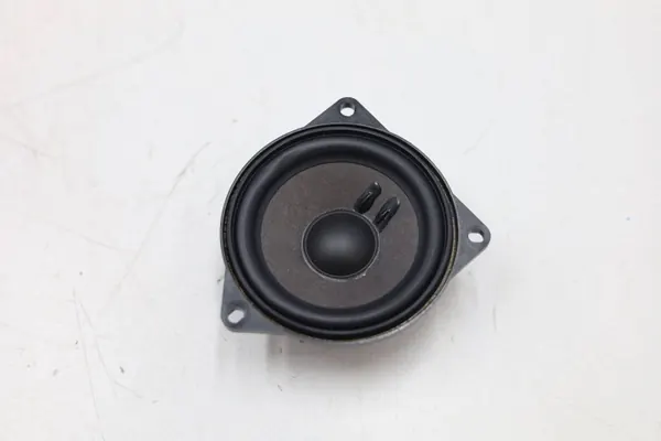 Amplificador de Altavoz BMW OEM 5A8796E3 - Usado image 7