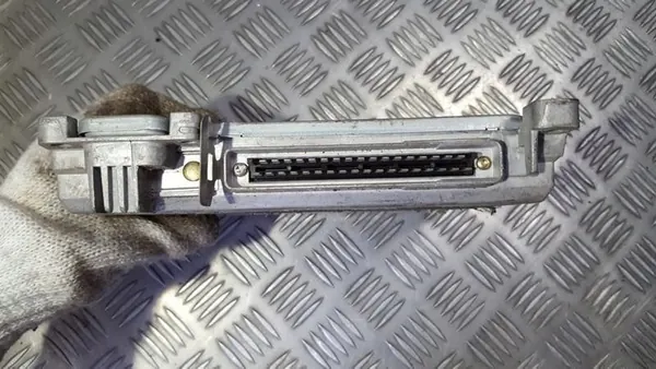 Ordinateur de moteur Renault Safrane 1994 2.2L 7700745988 image 3