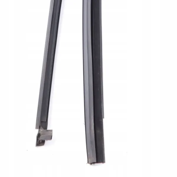Rail Joint Vitre Avant Droit Mercedes W205 OEM A2057355900 image 5