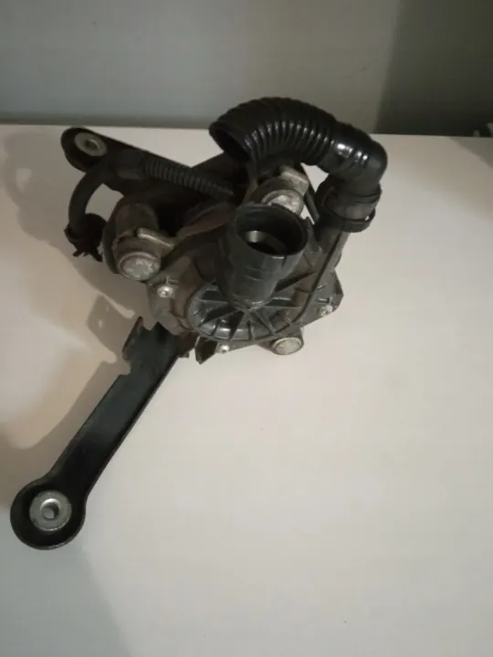 Pompe à air secondaire OEM 07K959253A pour VW B7 image 4
