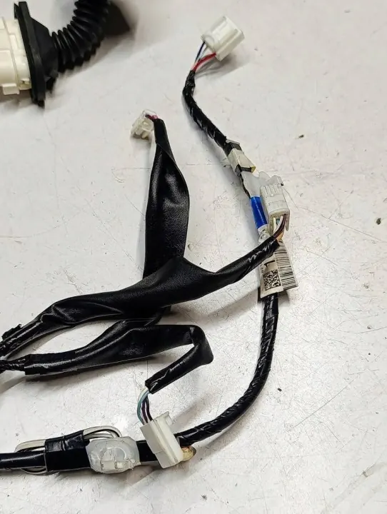 Toyota Yaris IV deur kabelboom OEM 82154K0051A image 3