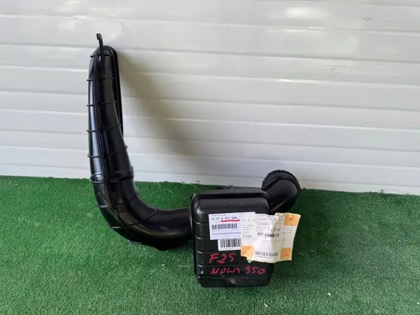 BMW X3 F25 Luftintag OEM 8517608 - Begagnad image 2