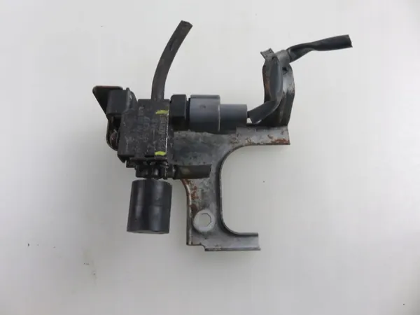 Válvula solenoide de vacío OEM 846013041 - Usada image 3