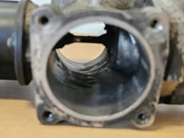 EGR-venttiili Volvo S60 S70 V70 XC90 2.4 30774812 image 2