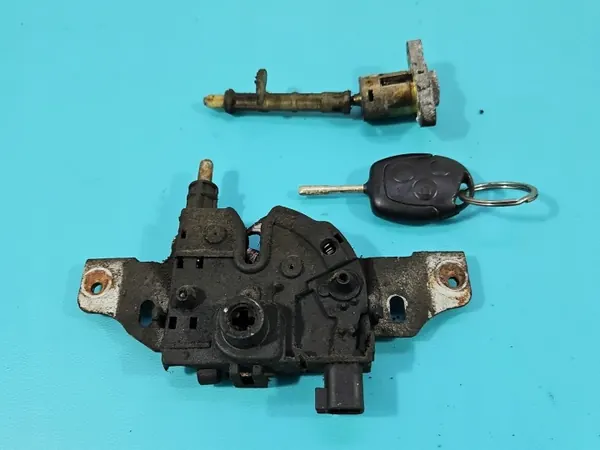 OEM IMPRK1555949 Ford Motorkapslot Gebruikt image 2