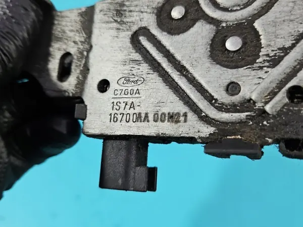 OEM IMPRK1555949 Ford Motorkapslot Gebruikt image 5