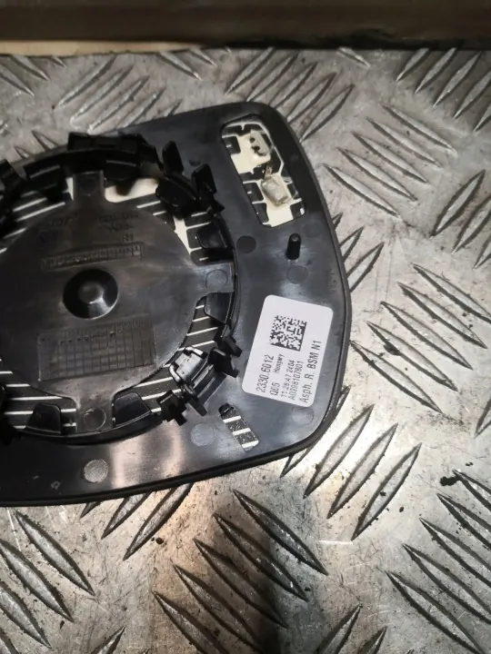 Mercedes-Benz EQS Spiegelinzet OEM 0998107801 Rechterkant image 4