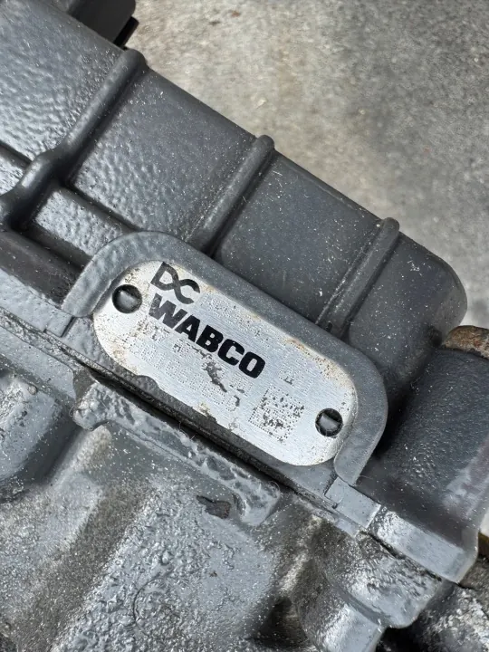 Wabco EBS-modulaattoriventtiili OEM A0004297624 Käytetty image 4