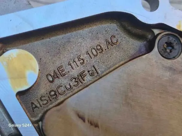 Bomba de aceite VW OEM 04E115105BT para Passat B8 2019 image 5