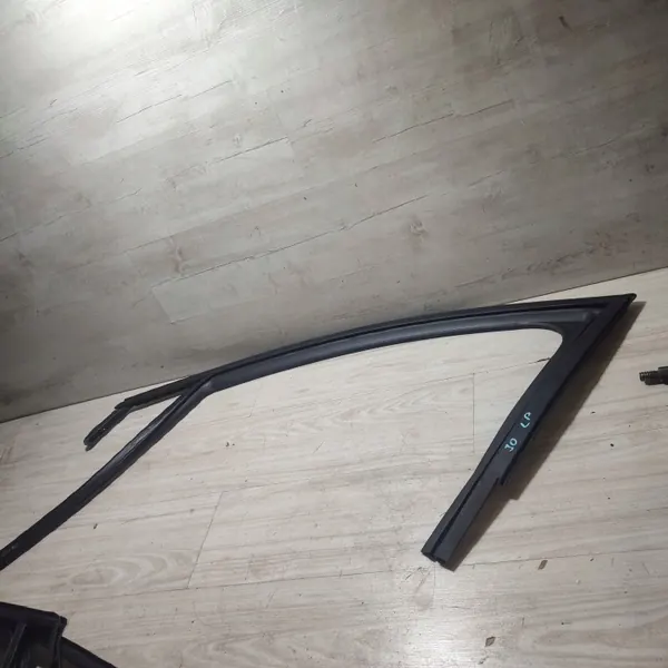 Fönsterpackning framdörr vänster Dacia Jogger OEM 28656 image 2