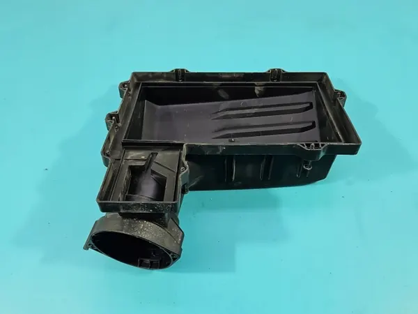 Skoda Luftfiltergehäuse OEM 5QF129601A Gebraucht image 3