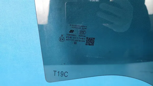 Vitre latérale droite arrière OEM 555000486AA Chery image 3