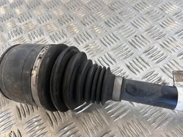 Maserati Ghibli bakre halvaxel OEM 123456 image 3