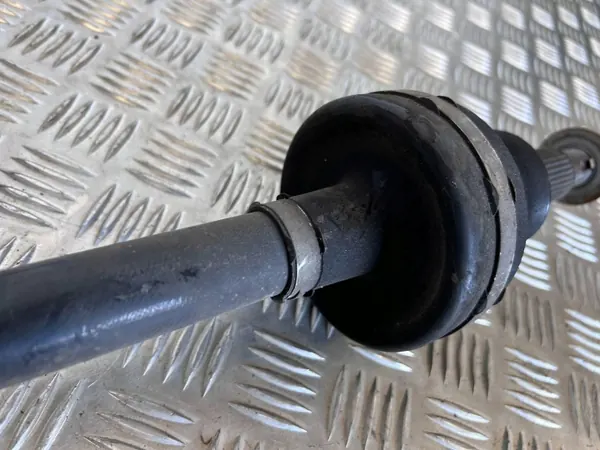 Maserati Ghibli bakre halvaxel OEM 123456 image 4