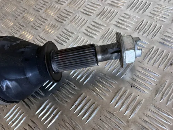 Maserati Ghibli bakre halvaxel OEM 123456 image 5