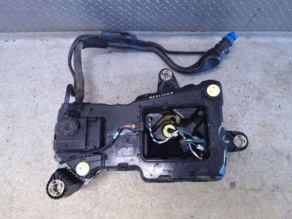 Citroen Berlingo IV Tanque AdBlue OEM 9817601880 image 2