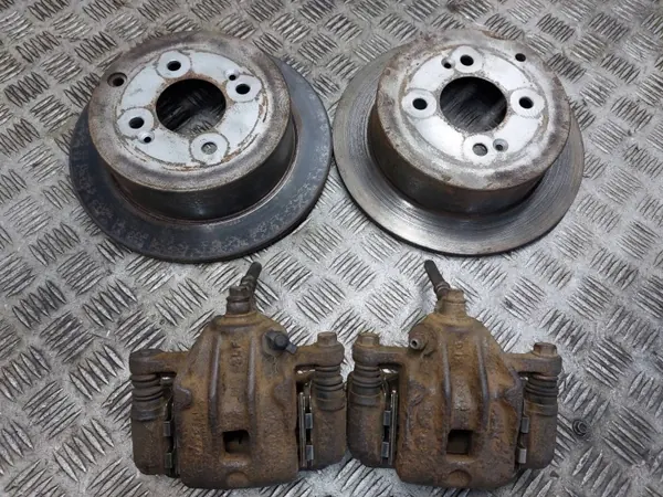 OEM TARCZE HAMULCOWE TYŁ + KLOCKI + ZACISKI HYUNDAI GETZ I image 2