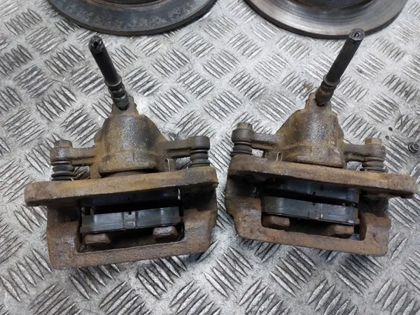 OEM TARCZE HAMULCOWE TYŁ + KLOCKI + ZACISKI HYUNDAI GETZ I image 3