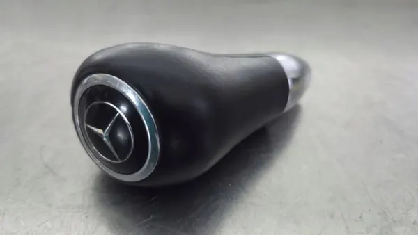 Pomo de mudanças Mercedes W169 W245 Couro OEM CCU1495 image 2