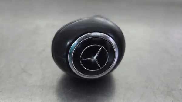 Pomo de mudanças Mercedes W169 W245 Couro OEM CCU1495 image 3