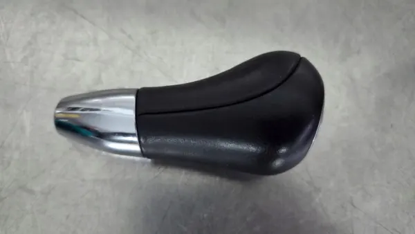 Pomo de mudanças Mercedes W169 W245 Couro OEM CCU1495 image 4