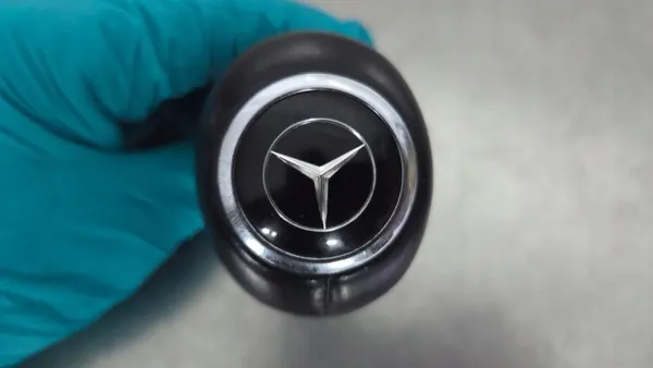 Pomo de mudanças Mercedes W169 W245 Couro OEM CCU1495 image 8