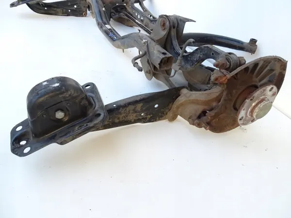 OEM 5Q0505315G Hinterachsträger - Gebraucht image 9