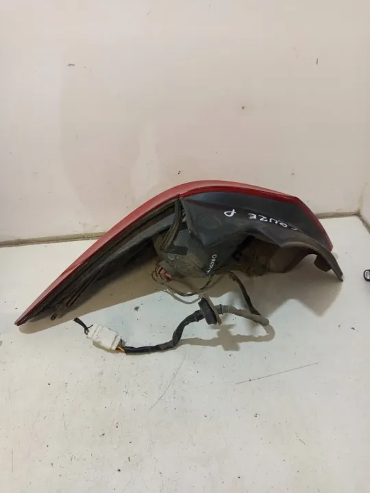 OEM CHEVROLET CRUZE HB 2012 Oikea Takavalo image 4