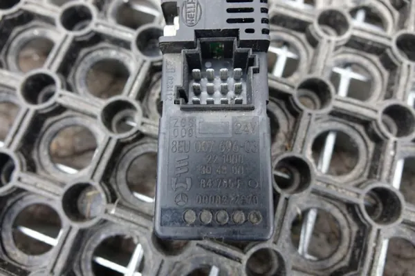 Webasto Controller Mercedes 0008272670 image 3