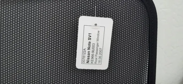 Quebra-sóis Nissan Note SV1 OEM KE966-9U003 - Usado image 5