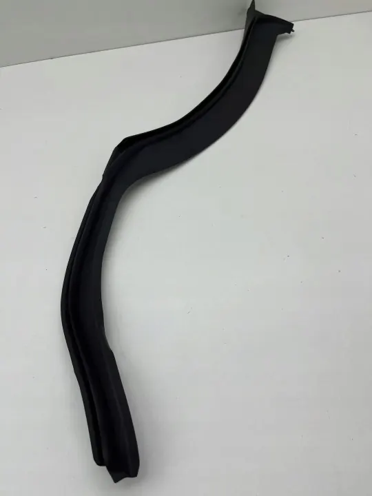 Mercedes GLB W247 Rechter Achterdeurlijst OEM A2477305003 image 2