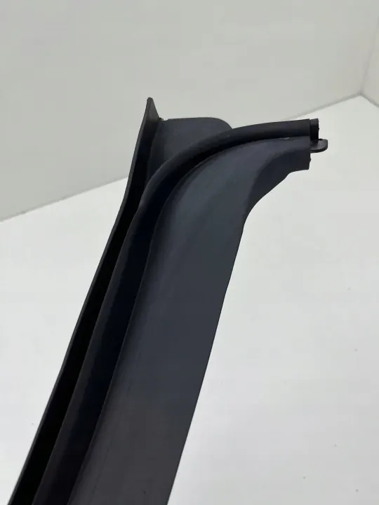 Mercedes GLB W247 Rechter Achterdeurlijst OEM A2477305003 image 4