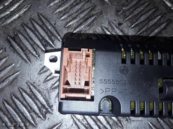 Citroen C2 Näyttöruutu OEM 96632560xt - Käytetty image 4