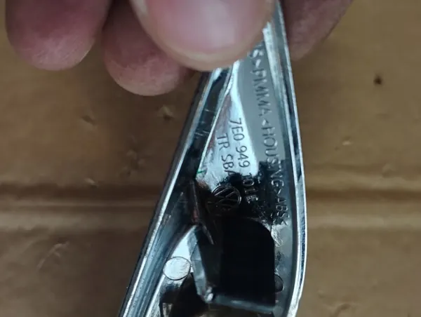 Indicador Esquerdo VW Transporter T6 Original 7E0949101E image 2