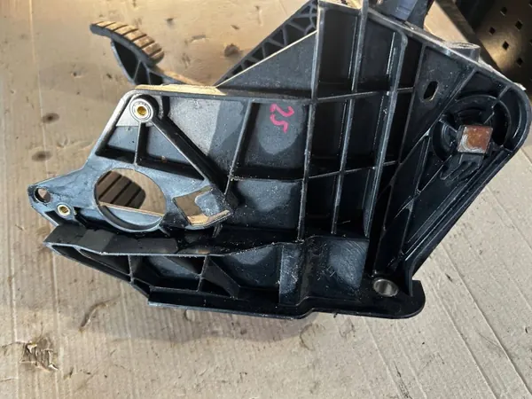 Rempedaal basis Renault Master III OEM 070108 image 4