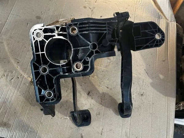 Rempedaal basis Renault Master III OEM 070108 image 6
