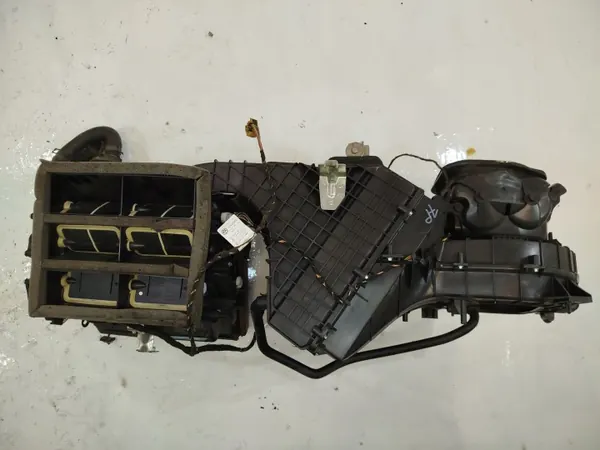 Calefactor VW Touareg 7P OEM 7P1820005L Usado image 3