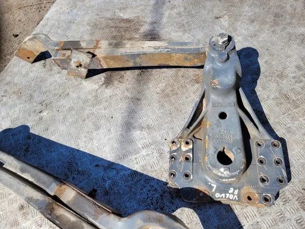 Taka-apujousi OEM 82441450/51 Volvo FE 6x2:lle image 3