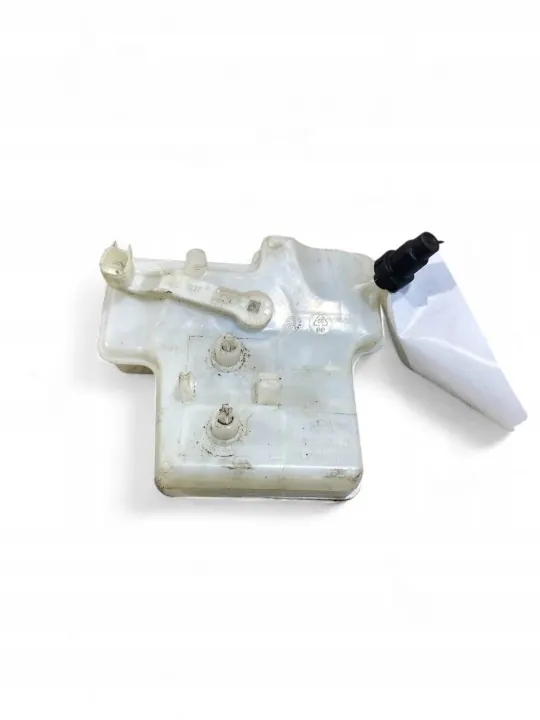 Volvo XC90 2022 Bromsvätskebehållare OEM 31400223 image 6
