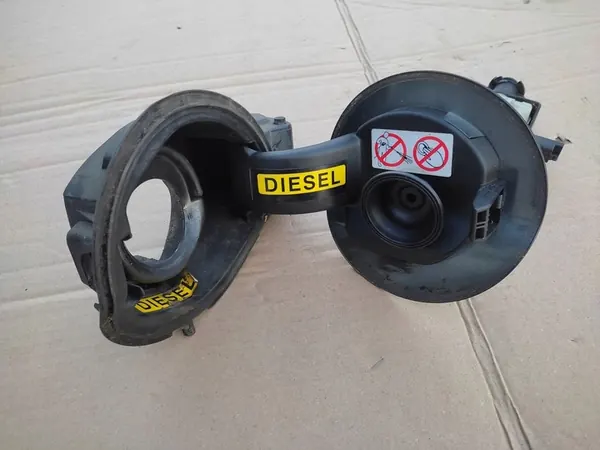 CITROEN C4 II Bränsletanklock KTP 9687310880 image 3